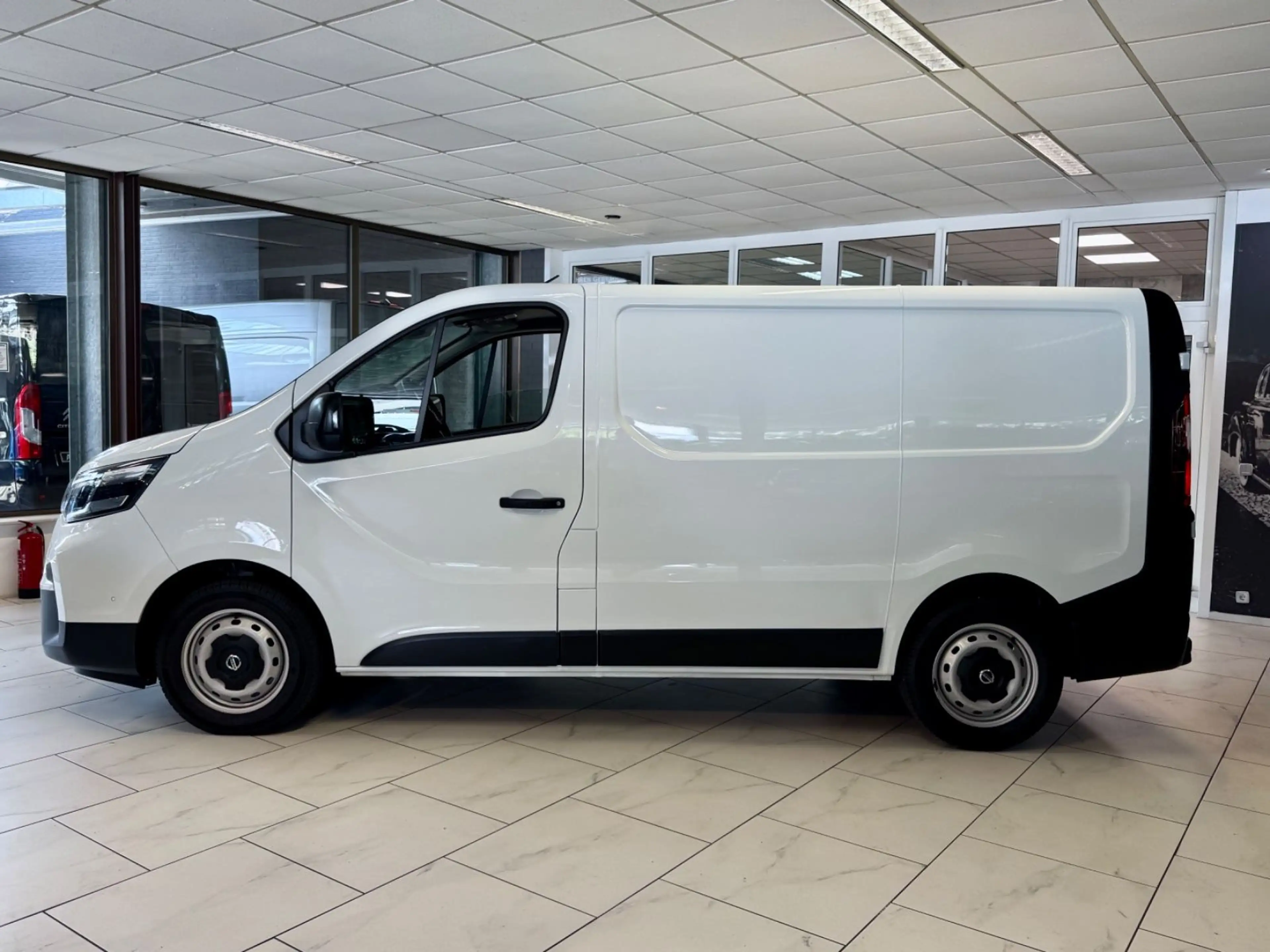Nissan Primastar 2.0 D L1H1 AUTOMATIK CAM NAVI TEMPOMAT — photo 6