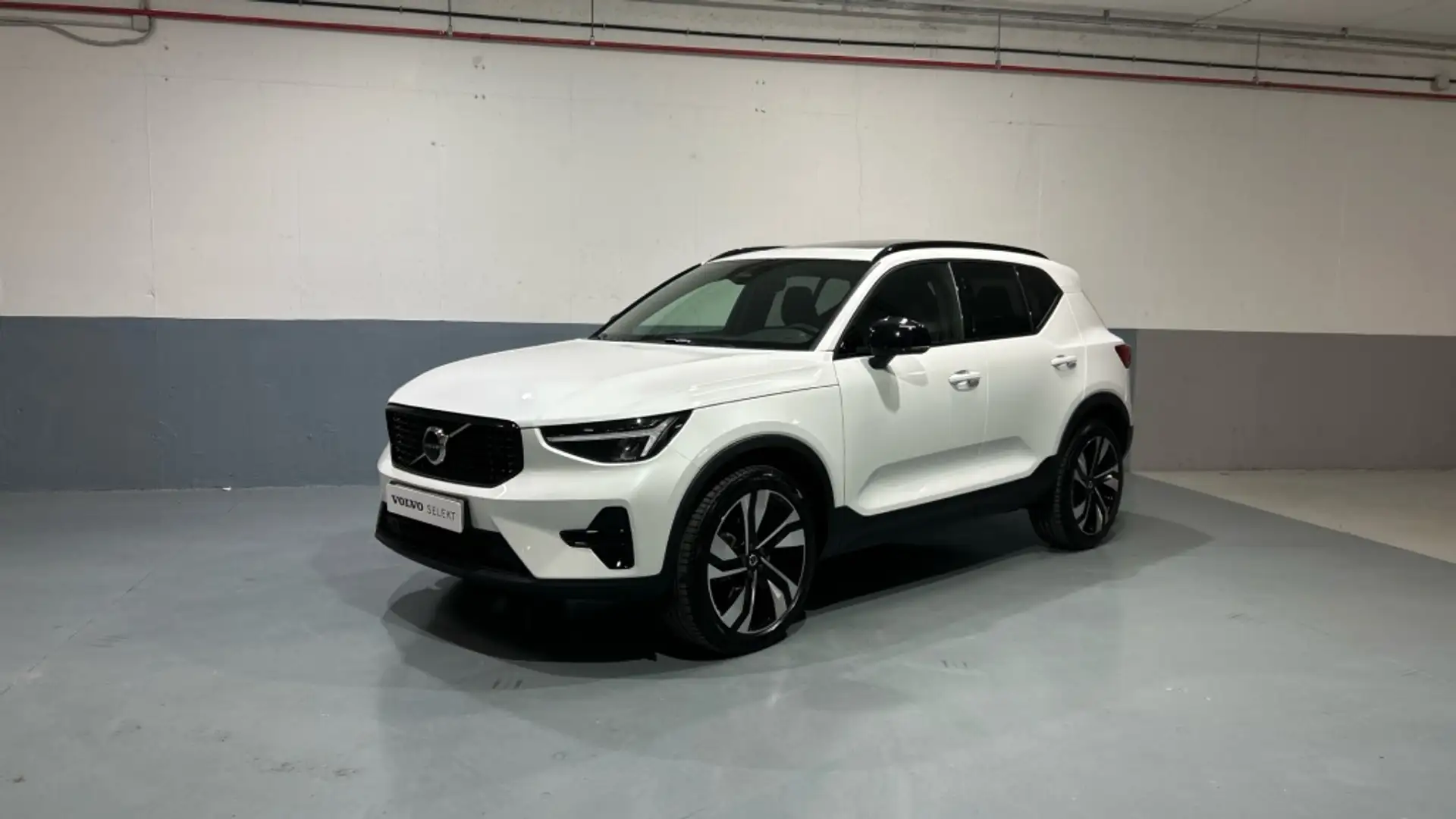 Volvo XC40 PLUS, B3 MILD HYBRID, GASOLINA, DARK - 1