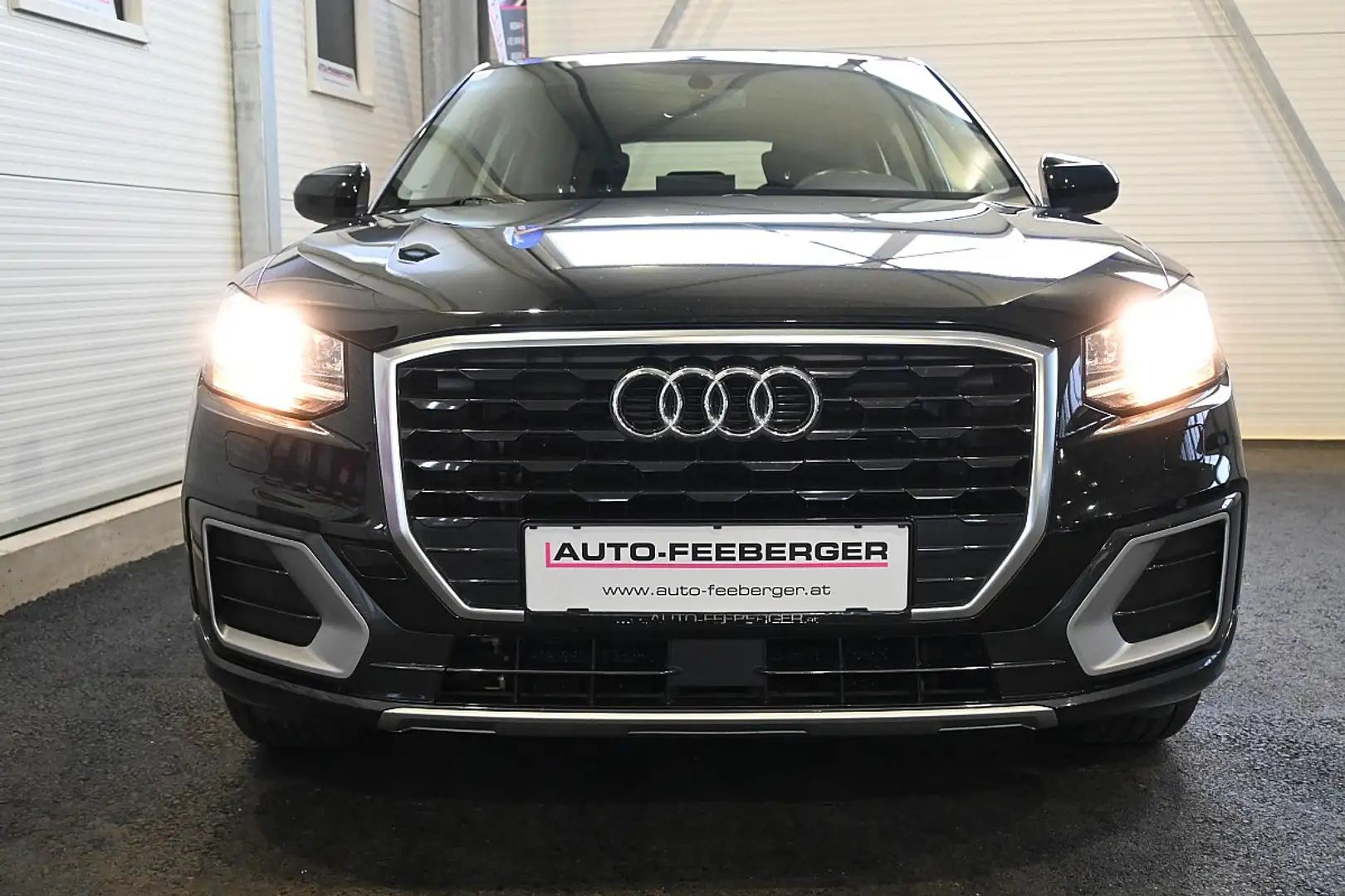 Audi Q2 1,0 TFSI Design S-tronic; Sitzheizung, Tempomat; Zwart - 2