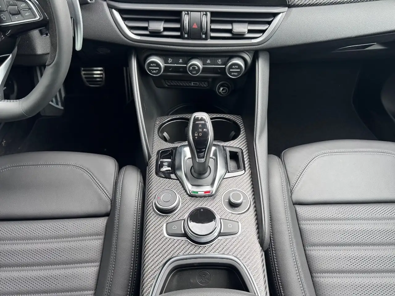 Alfa Romeo Giulia 2026 — фото 13