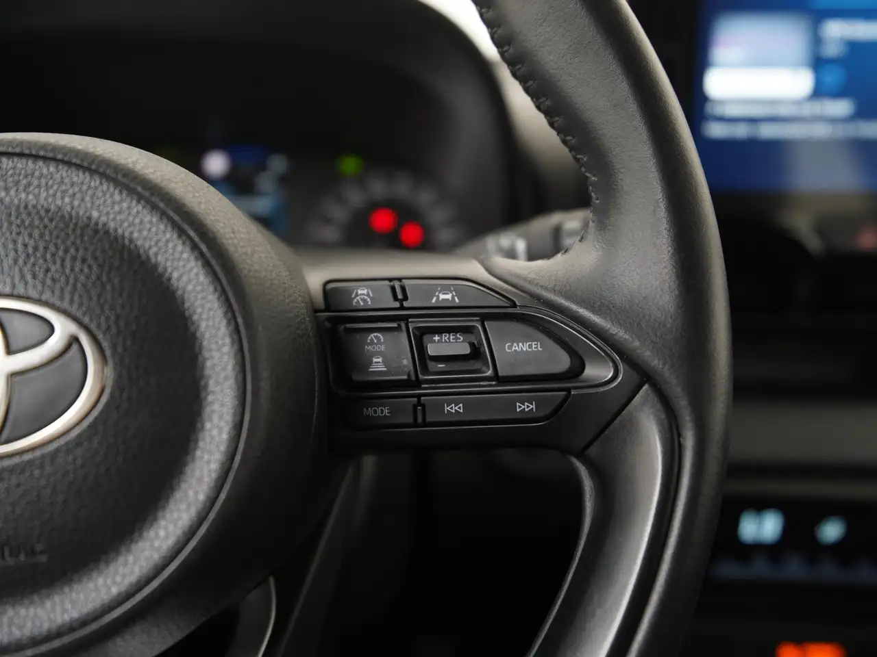 Toyota Yaris 1.5 Hybrid 115 Active Facelift Camera CarPlay, миниатюра 9