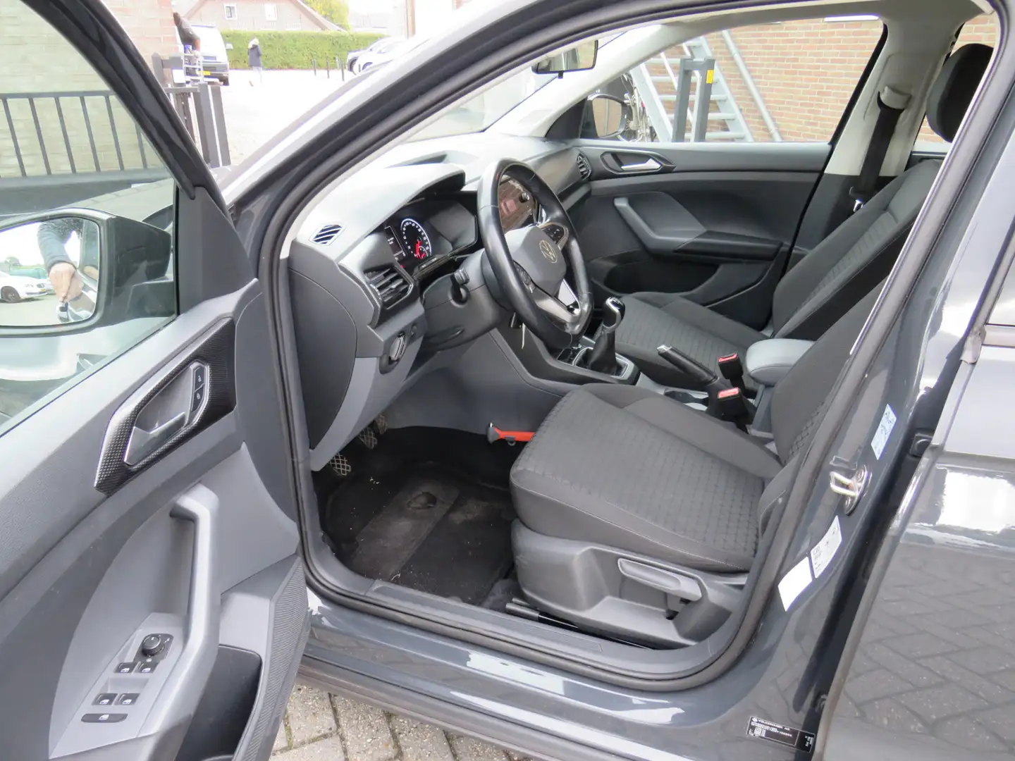 Volkswagen T-Cross 1.0 TSI 95Pk Life * Rijklaarprijs incl. garantie * Grijs - 2