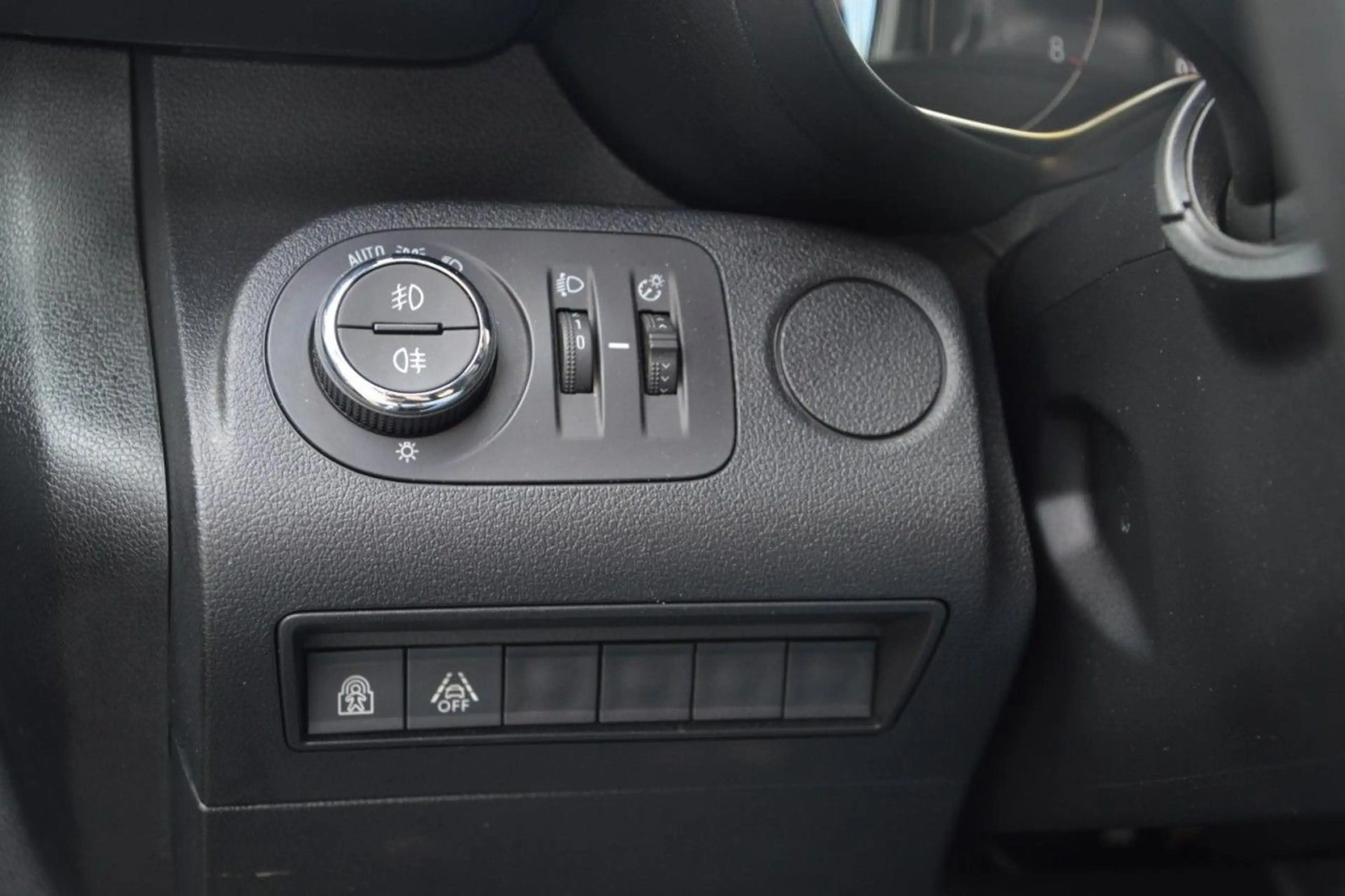 Opel Combo Life E Elegance SHZ / NAVI / KAMERA / AHK / 7-Sitze — photo 20