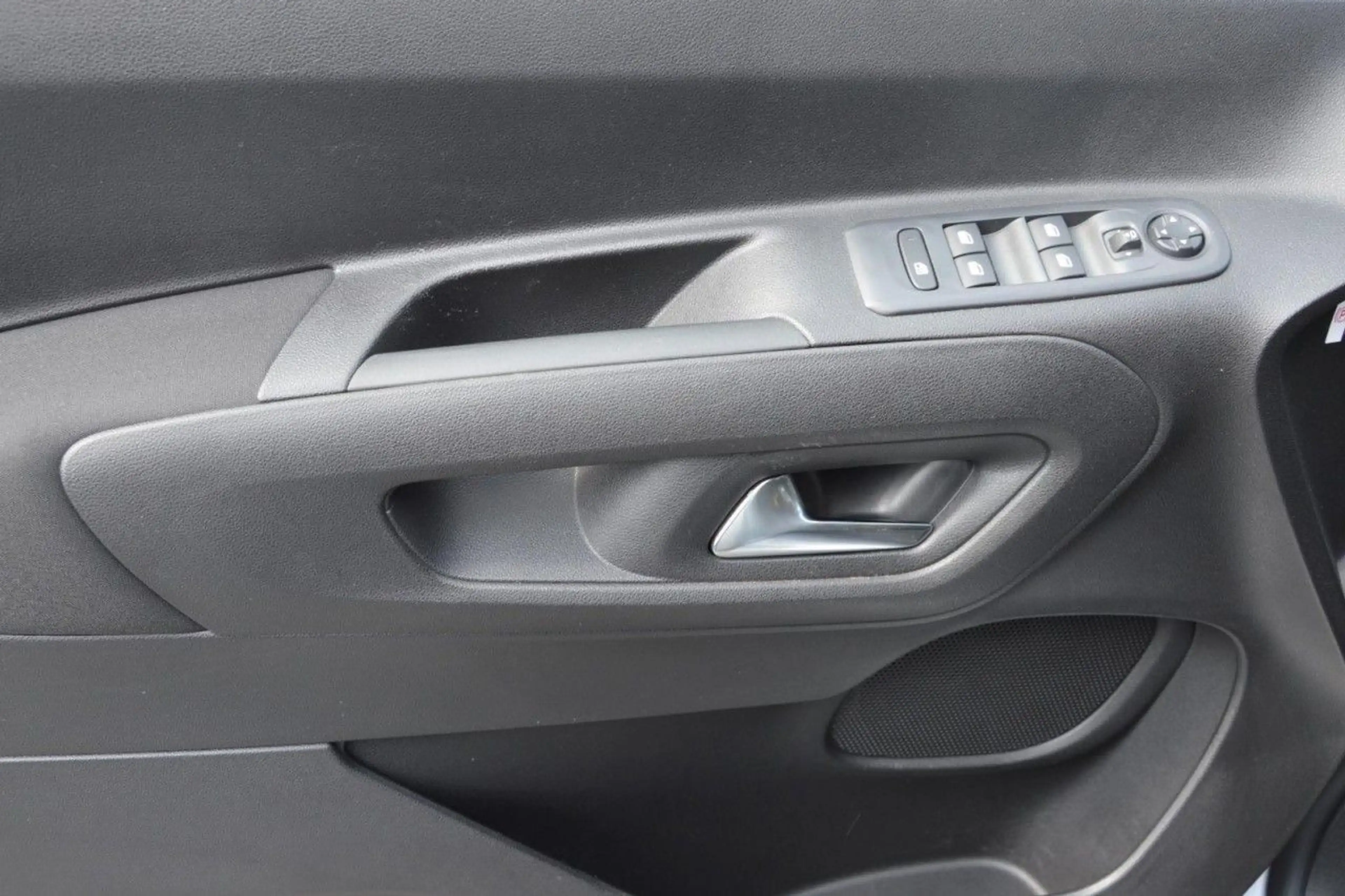 Opel Combo Life E Elegance SHZ / NAVI / KAMERA / AHK / 7-Sitze — photo 9