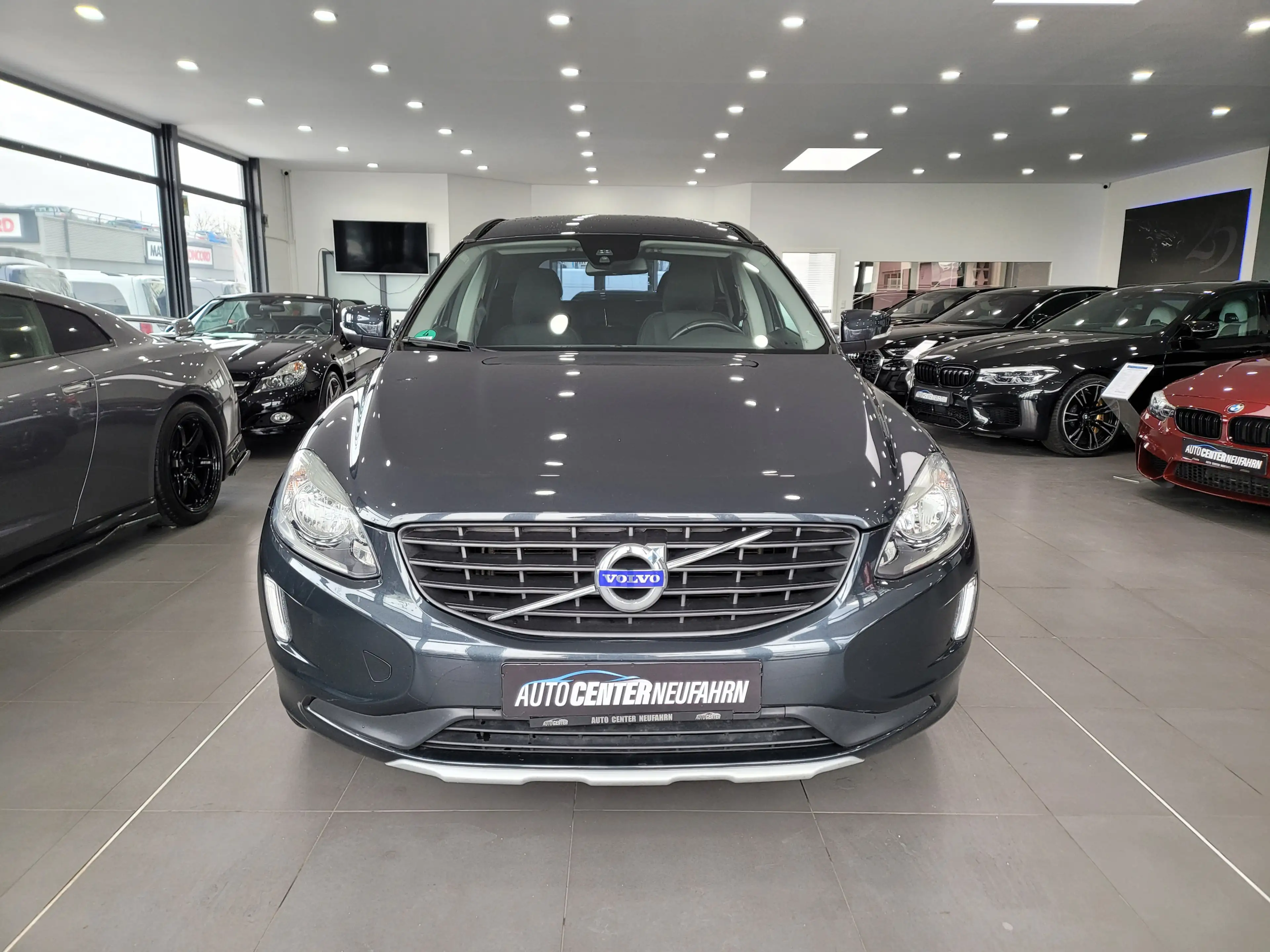 Volvo XC60 Kinetic 2WD+NAVI+PDC+AUTOMATIK — photo 2