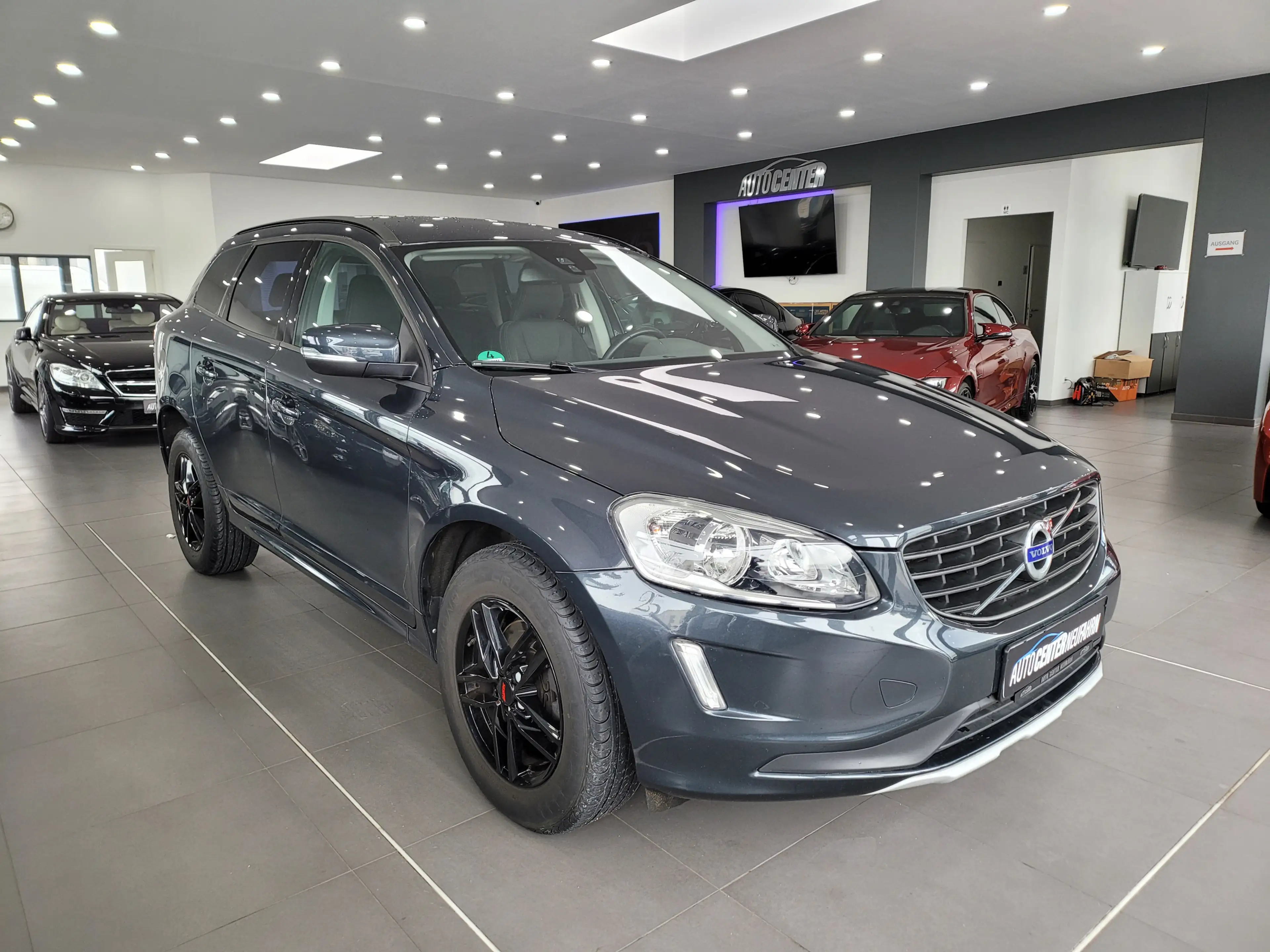 Volvo XC60 Kinetic 2WD+NAVI+PDC+AUTOMATIK