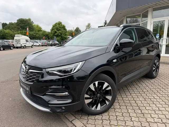 Opel Grandland view 2