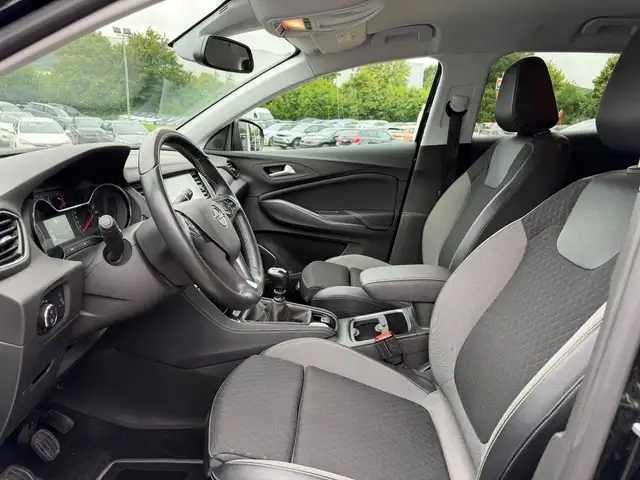 Opel Grandland view 10