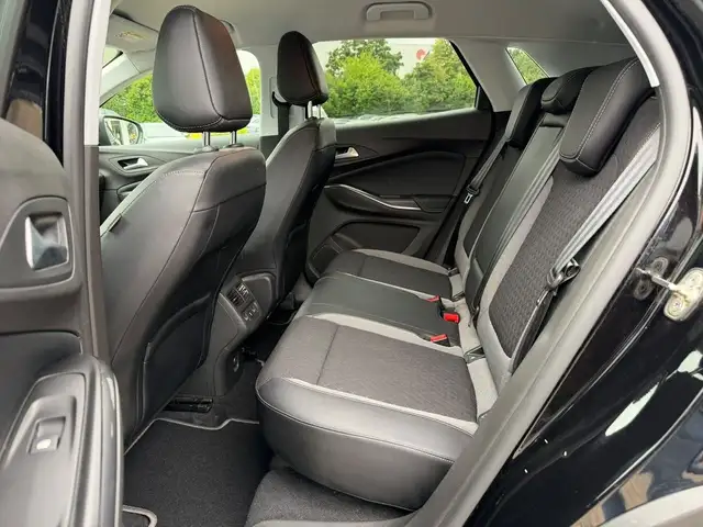 Opel Grandland view 8