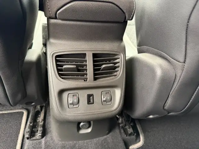 Opel Grandland view 9