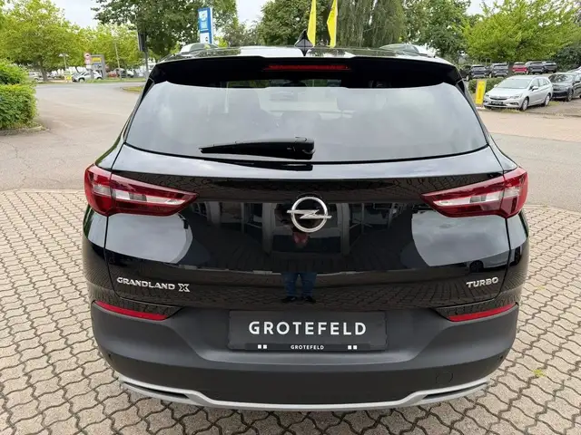 Opel Grandland view 5