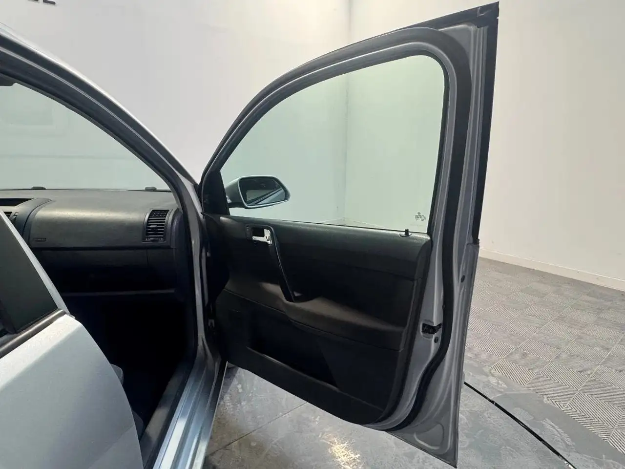 Volkswagen Polo Citadine 5 portes — photo 28