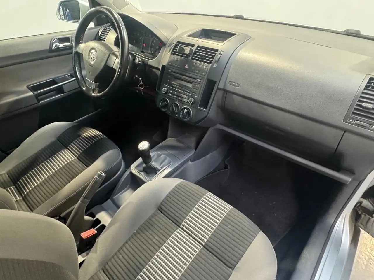 Volkswagen Polo Citadine 5 portes — photo 29