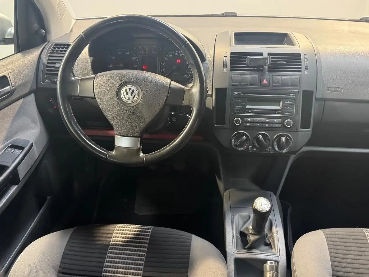 Volkswagen Polo Citadine 5 portes — photo 26
