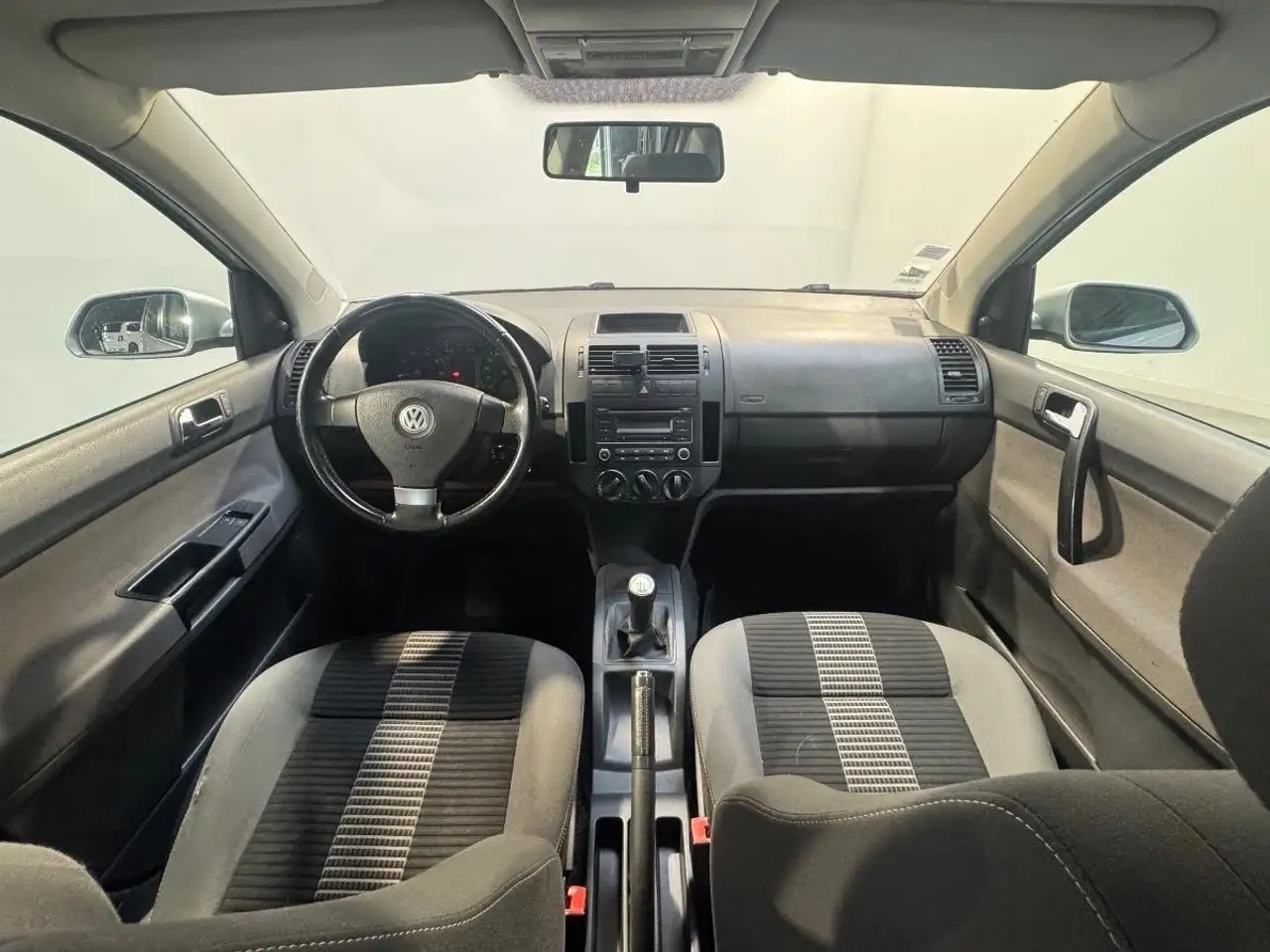 Volkswagen Polo Citadine 5 portes — photo 25