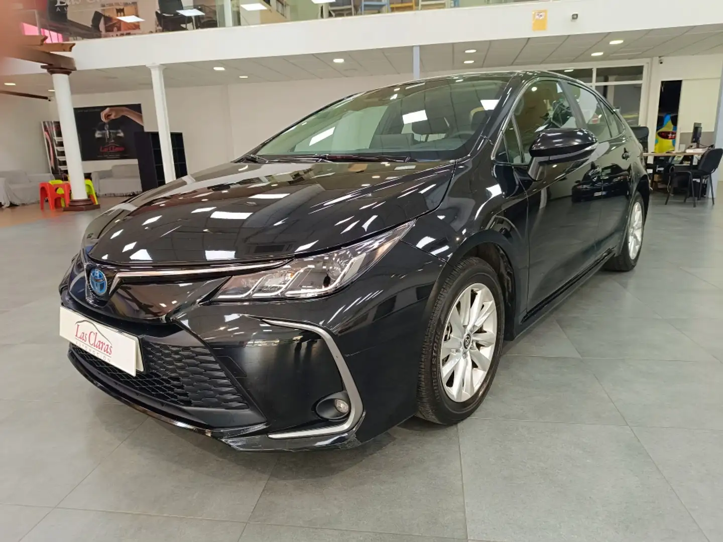 Toyota Corolla Sedán 140H Eco Negro - 1