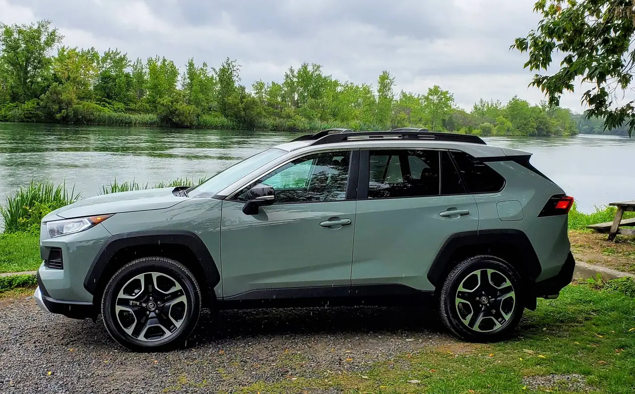 Toyota RAV 4 снимка Toyota RAV 4