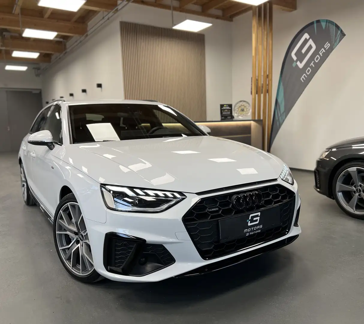 Audi A4 40 TDI SPORT QUATTRO COMPETITION GLETSCHER AHK HUD Weiß - 1