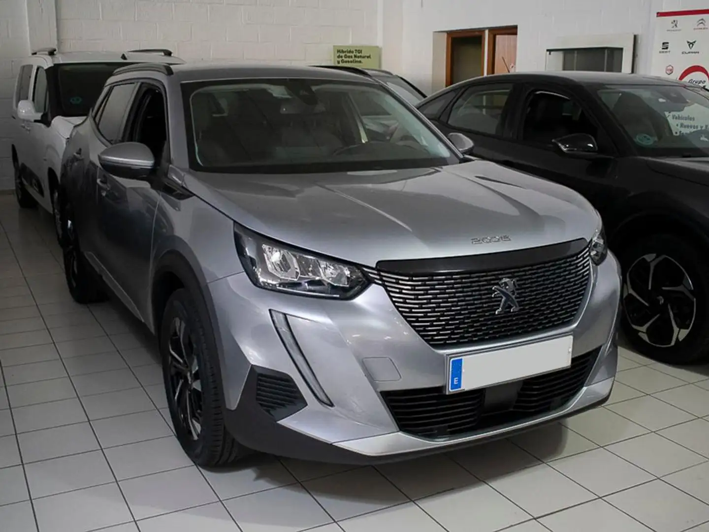 Peugeot 2008 1.2 PureTech S&S Allure 130 Gris - 1