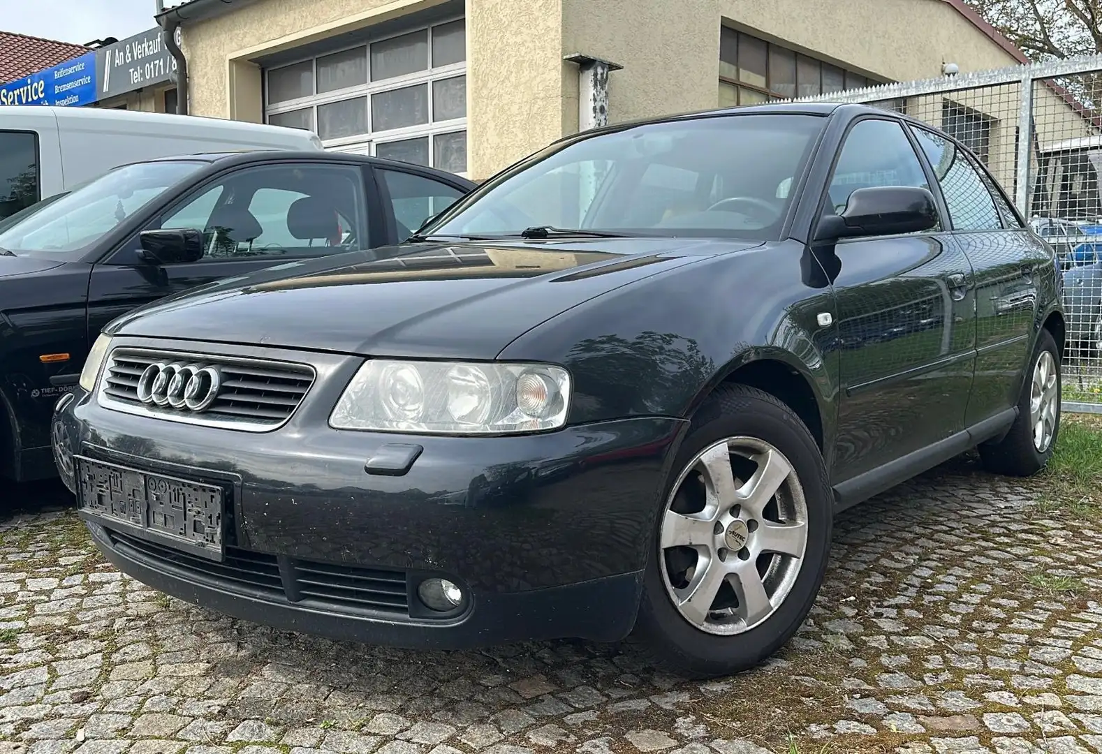Audi A3 1.6 Attraction *Volleder*XENON*Sitzheizung Noir - 1