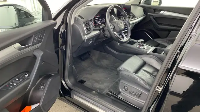 Audi Q5 view 10