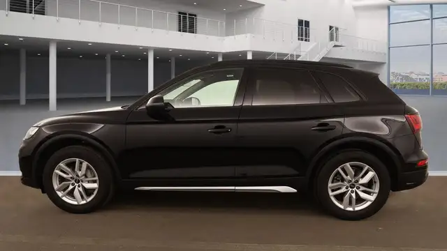 Audi Q5 view 7