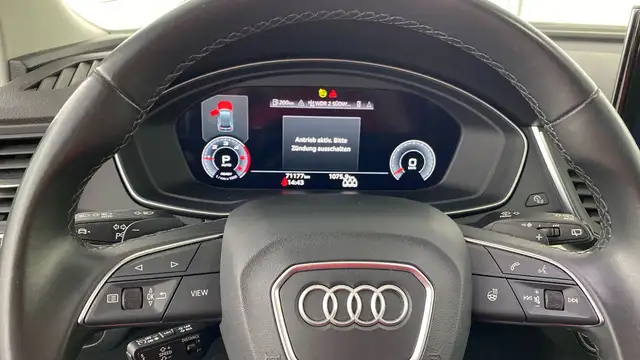 Audi Q5 view 13