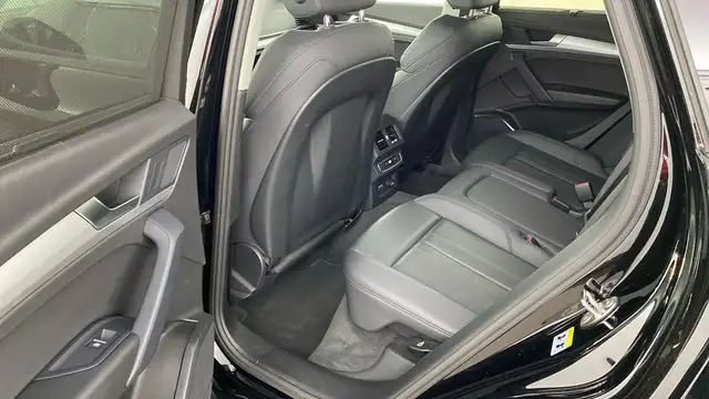 Audi Q5 view 17