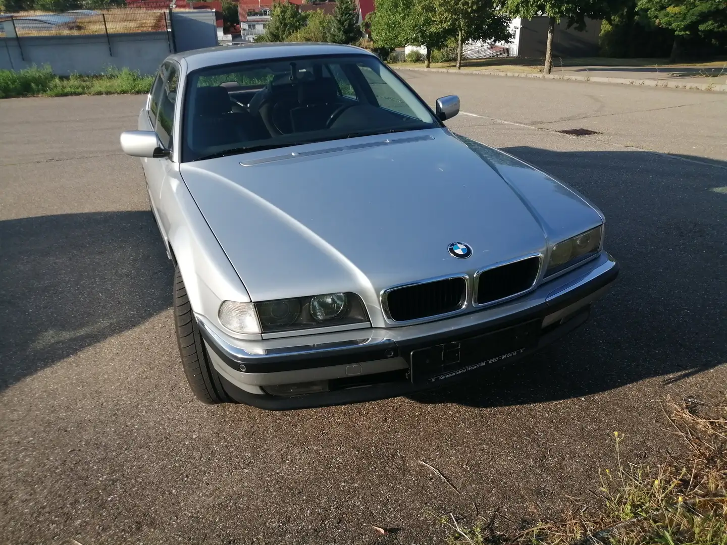BMW 728 728i A Gris - 1