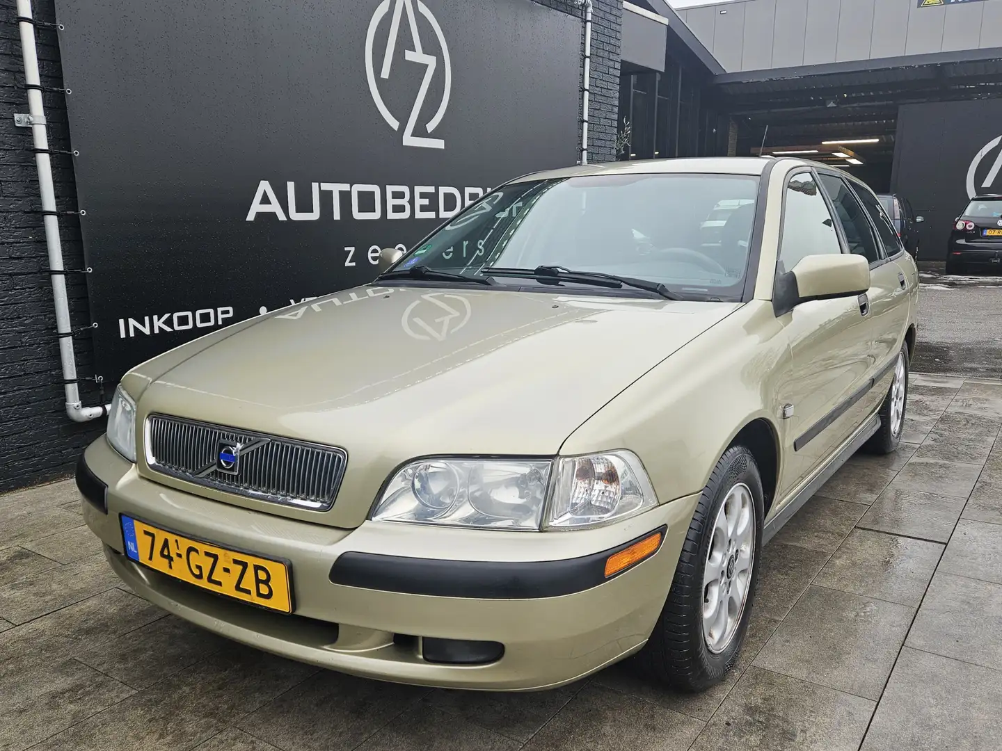 Volvo V40 1.8 *LPG*AC*Trekhaak*WellKept* Beige - 2