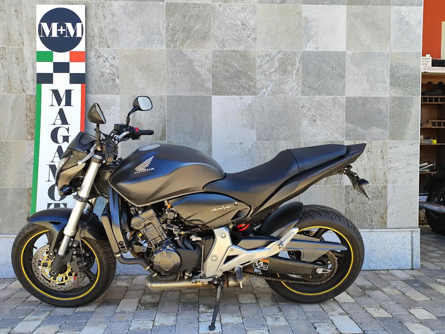 Honda Hornet Noir - 2