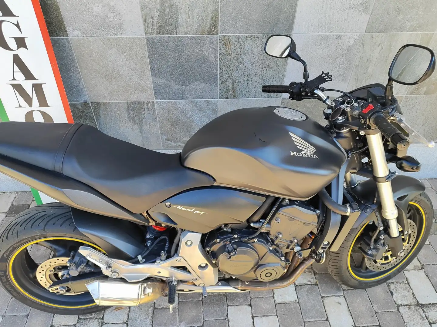 Honda Hornet Noir - 1