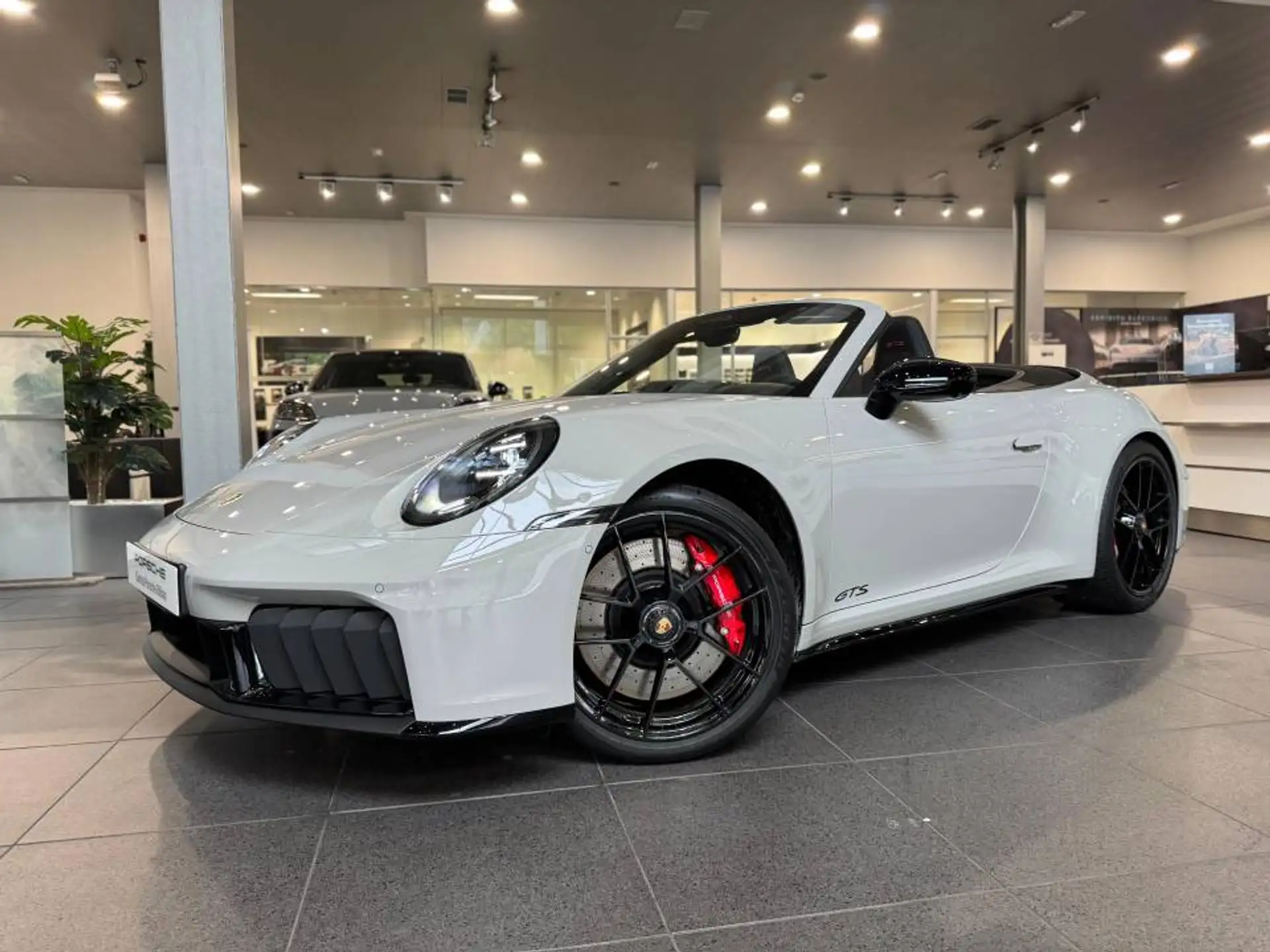 포르쉐 911 Carrera 4 GTS Cabriolet 2026 화이트 사진 1