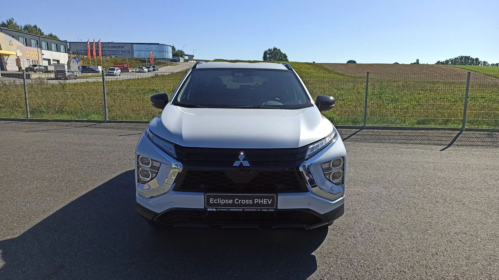 Mitsubishi Eclipse Cross 2,4 PHEV 4WD Intense+ 45 Jahre Weiß - 2