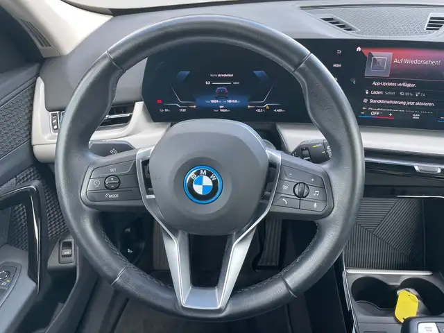 BMW Ix view 9