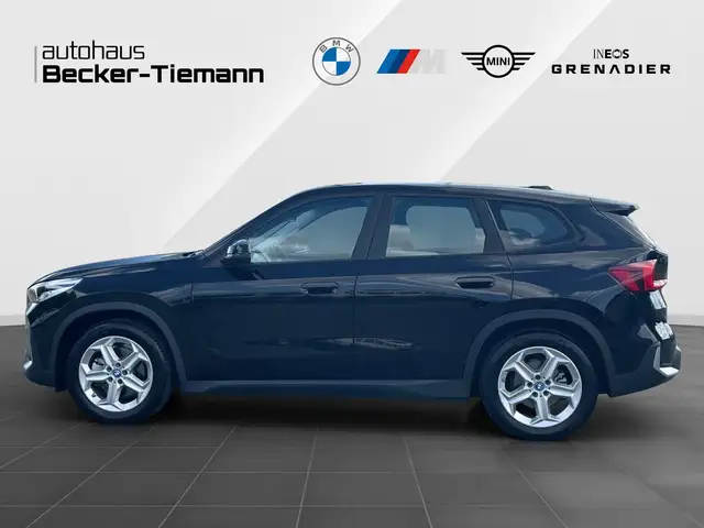 BMW Ix view 3
