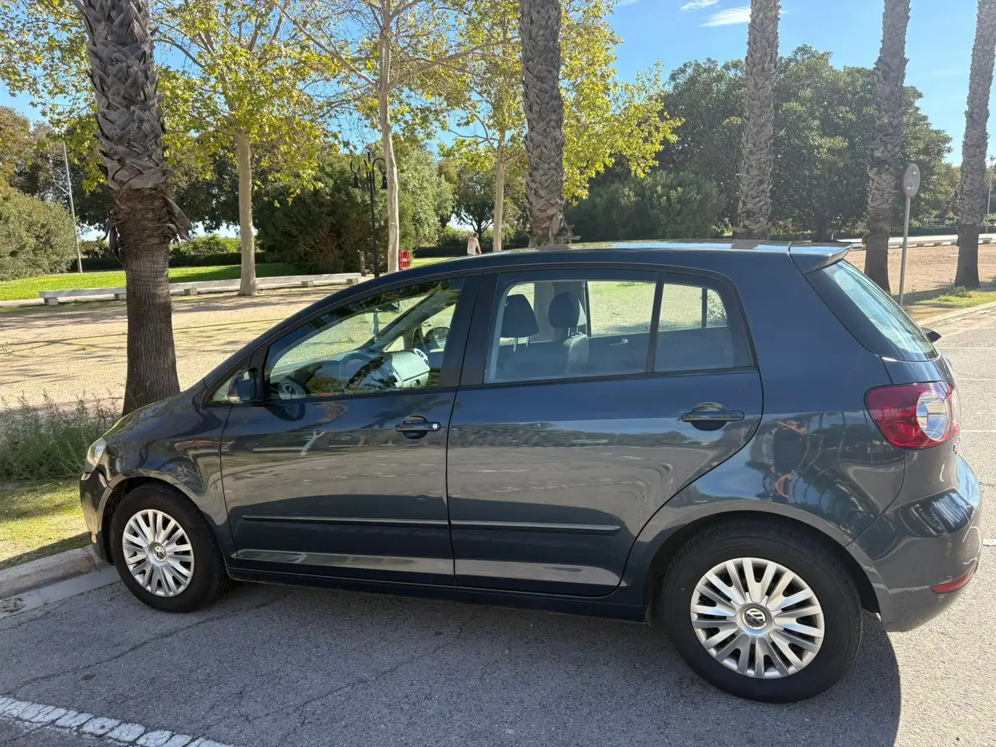 Volkswagen Golf Plus 1.6TDI Advance - 2
