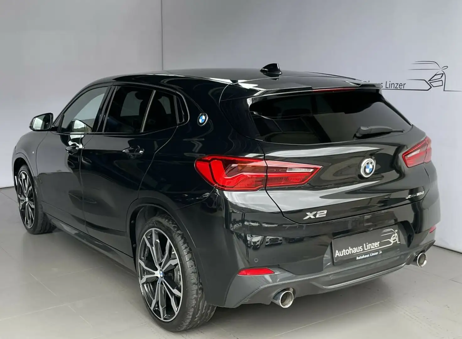 BMW X2 xDrive18d M *LED*KeyGo*AHK*CAM*AmbienteB*20Zoll Schwarz - 2