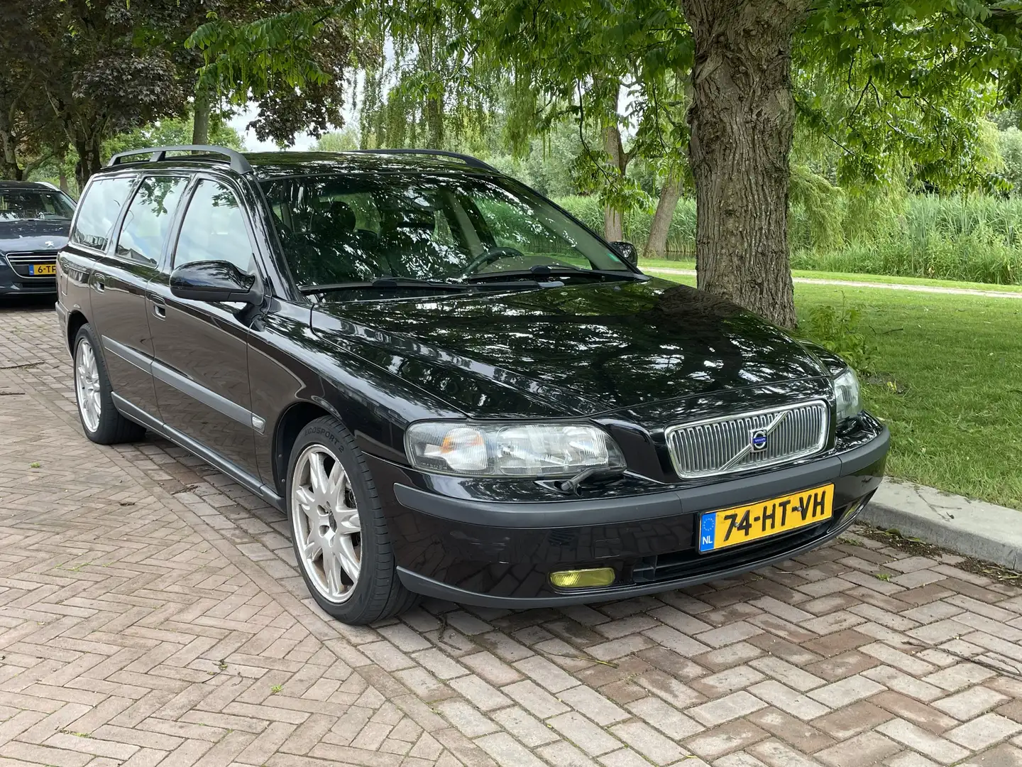 Volvo V70 2.4 Comfort Line Negro - 1
