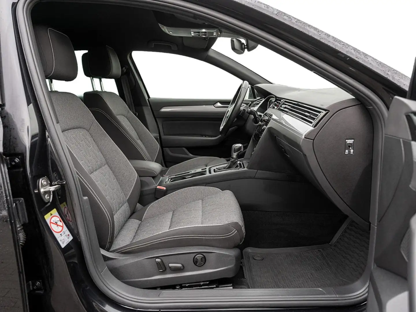 Volkswagen Passat Variant 1.4 TSI GTE AHK NAVI KAM MATRI Schwarz - 2