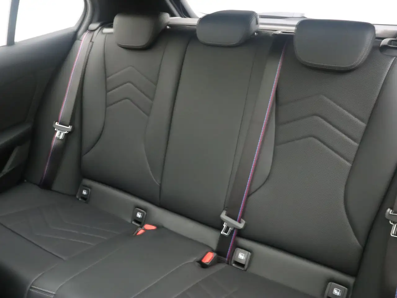 BMW 1 Series 2026 — фото 15