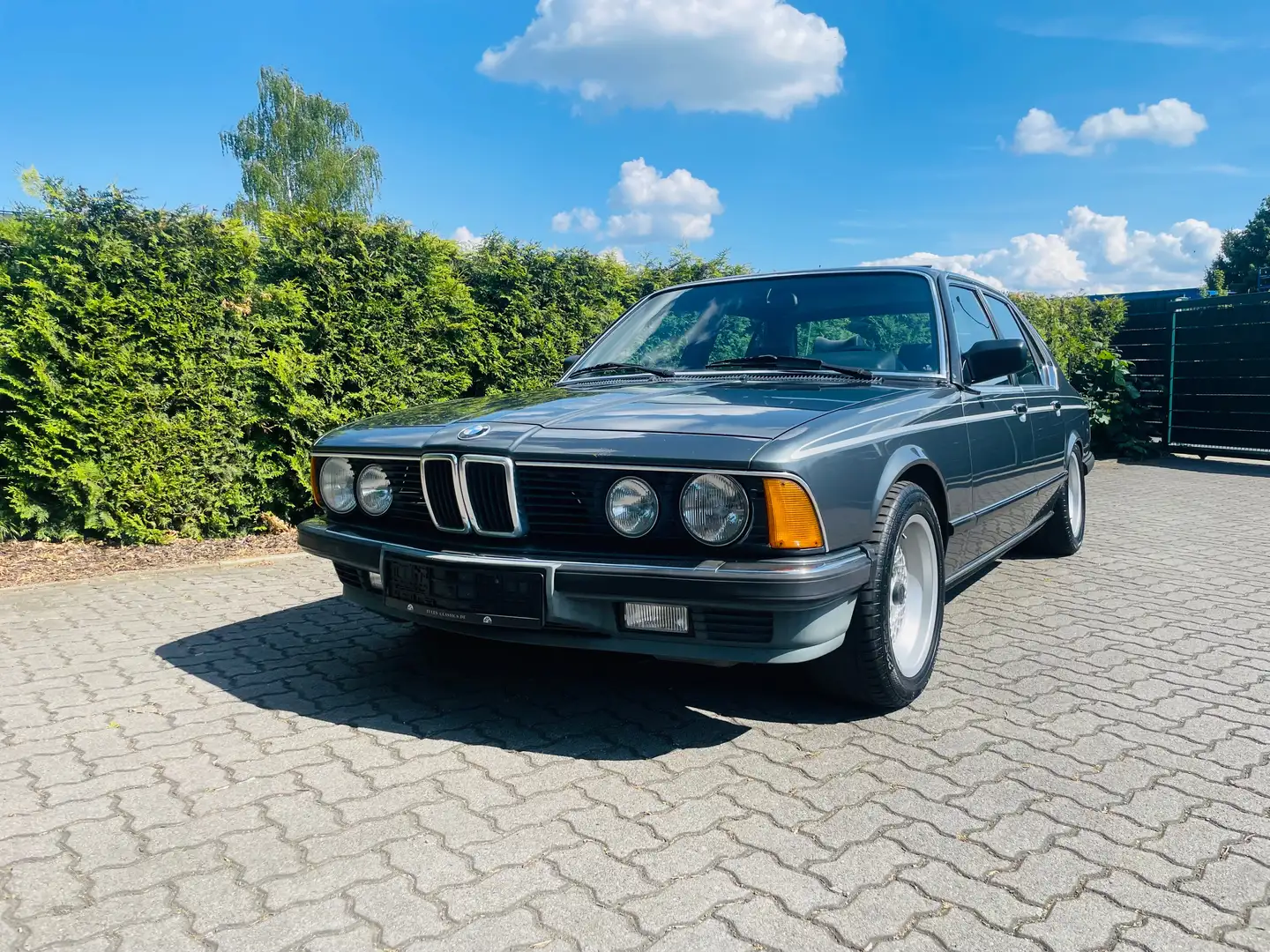 BMW 745 i A Turbo*Gepflegt*Oldtimer*Kein Rost! Gris - 2