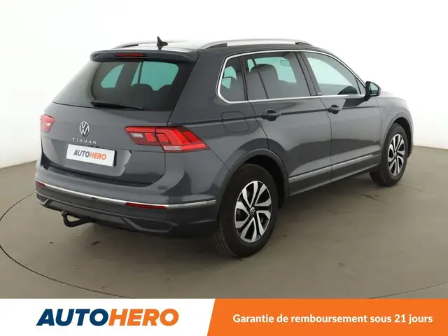 Volkswagen Tiguan view 6