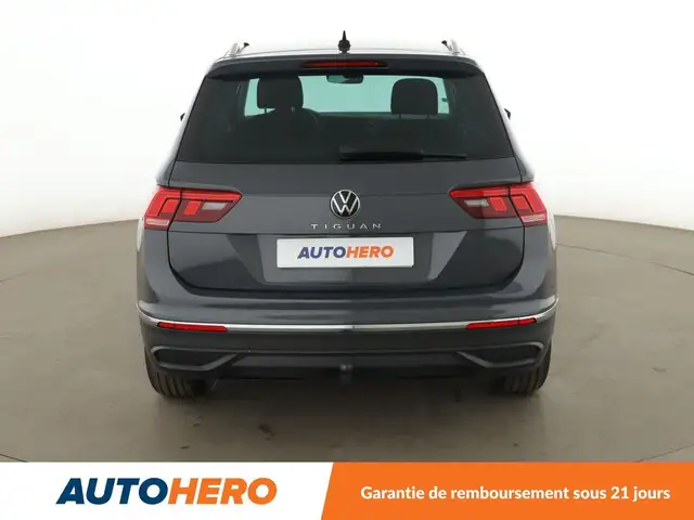 Volkswagen Tiguan view 5