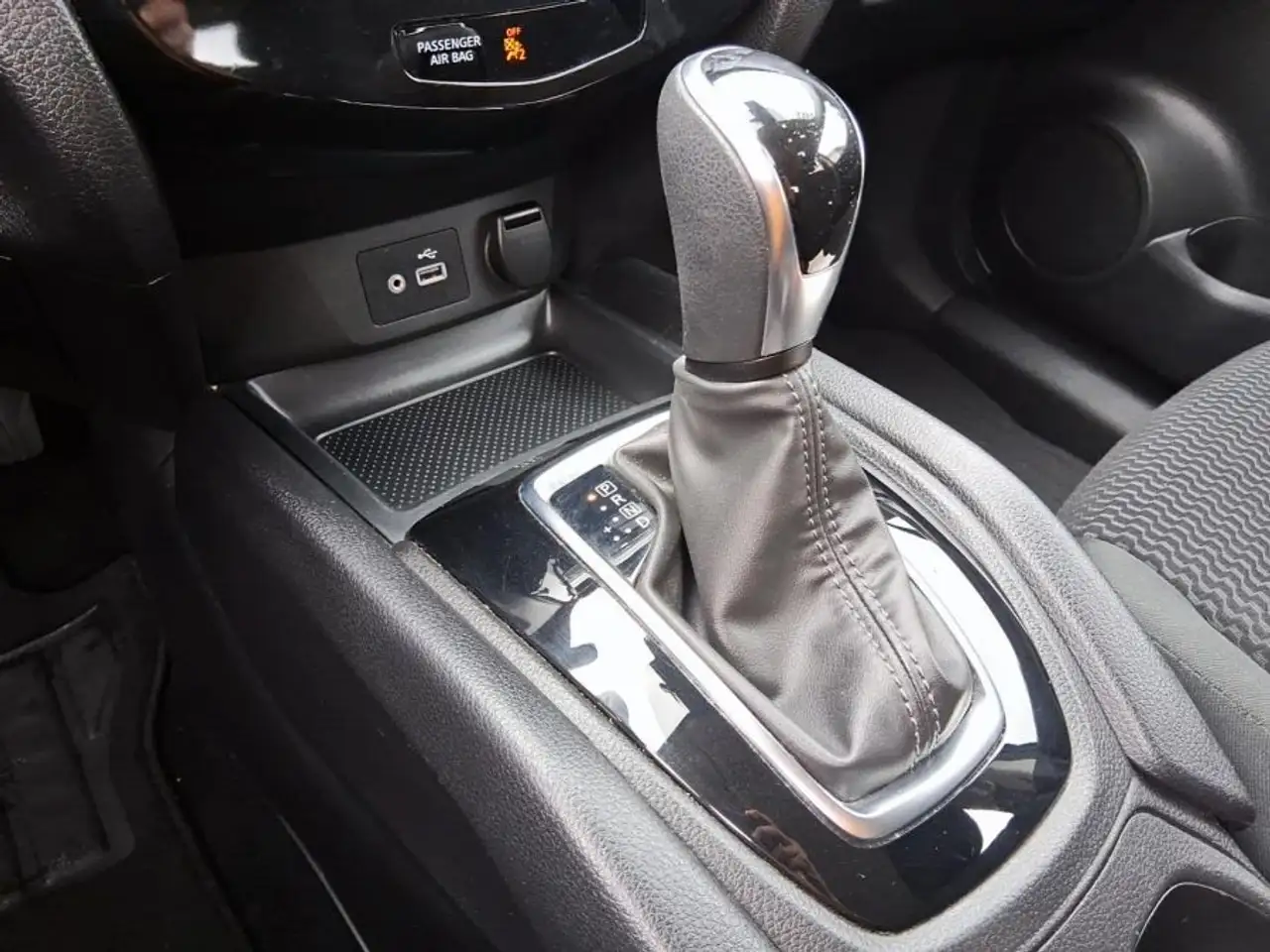 Nissan Qashqai снимка Nissan Qashqai
