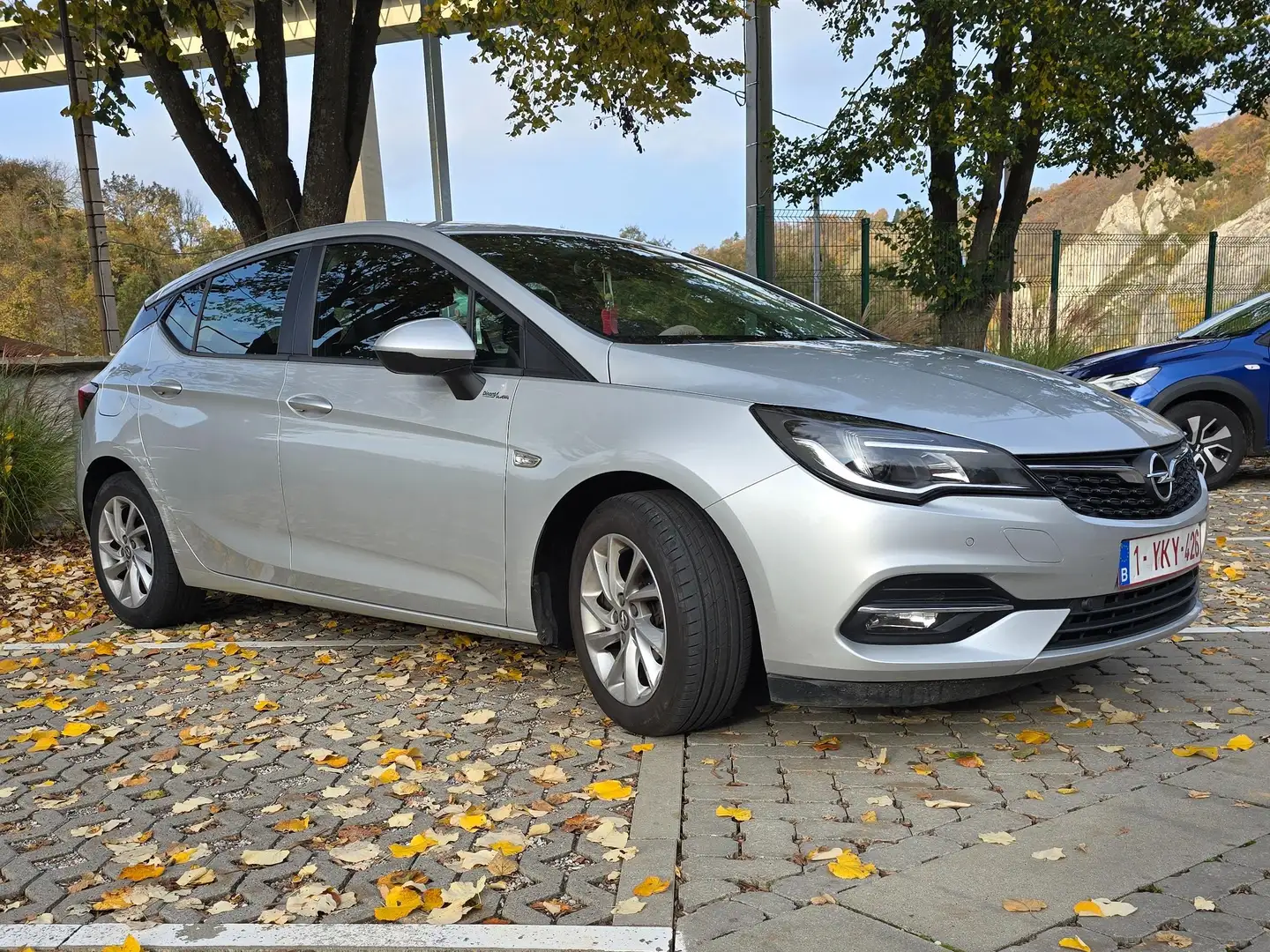 Opel 1.2 Turbo 81 KW / 110 CH) Срібний - 1
