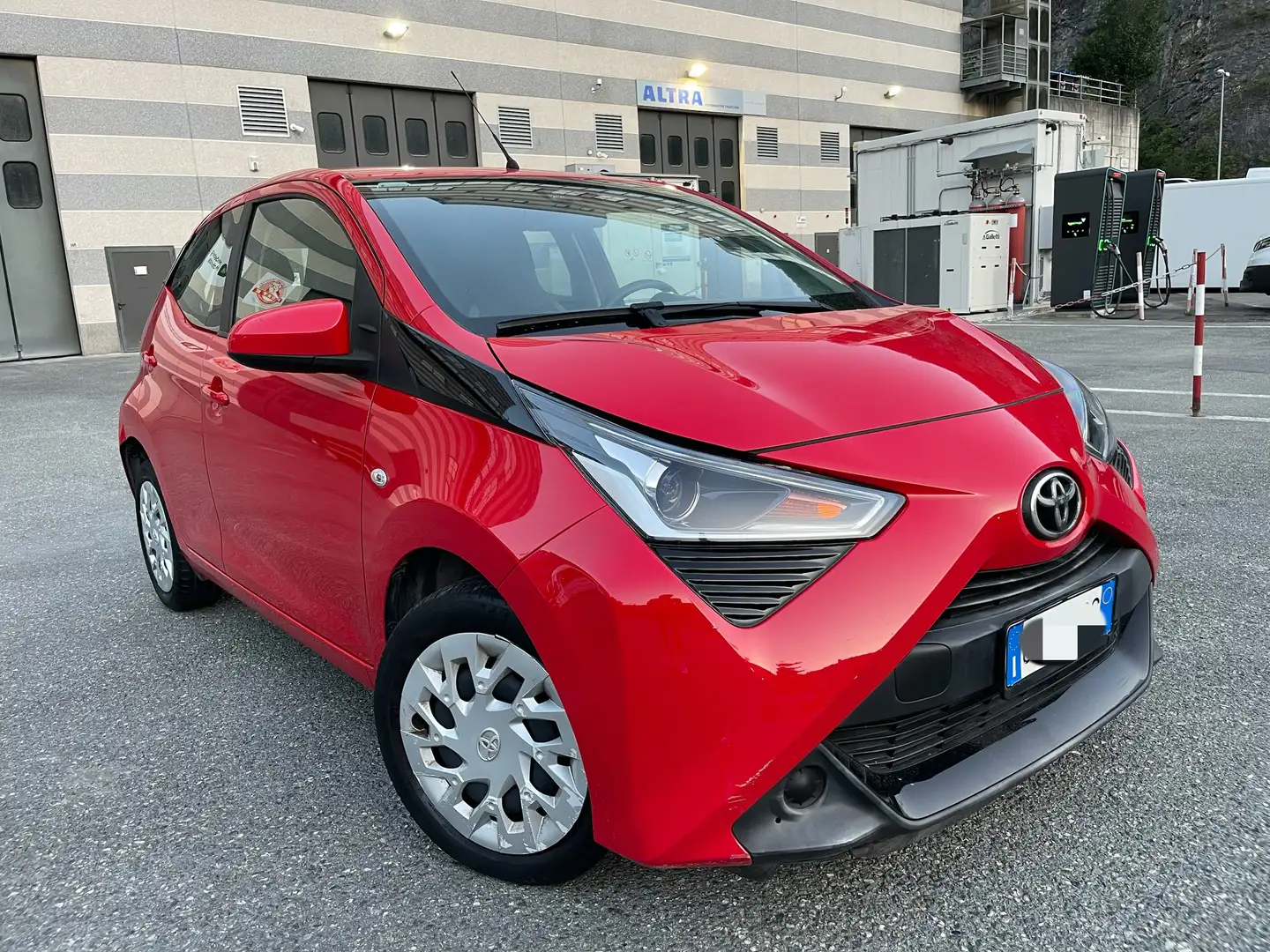 Toyota Aygo 5p 1.0 BENZINA 72cv - CAMBIO AUTOMATICO - 1