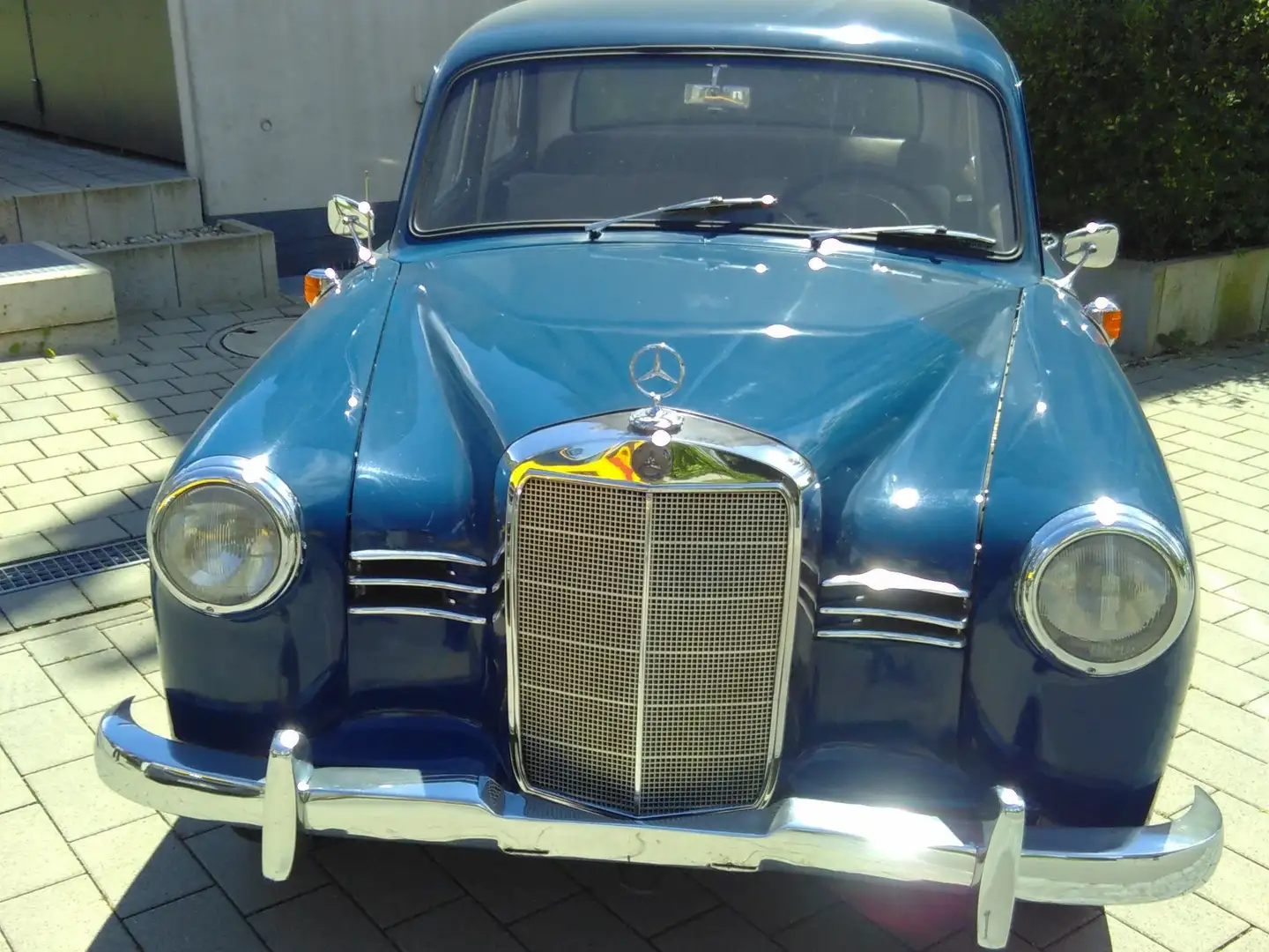 Mercedes-Benz 180 Modrá - 1