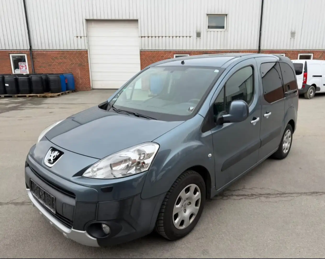 Peugeot Partner Tepee 1.6HDI Outdoor 112 - 1
