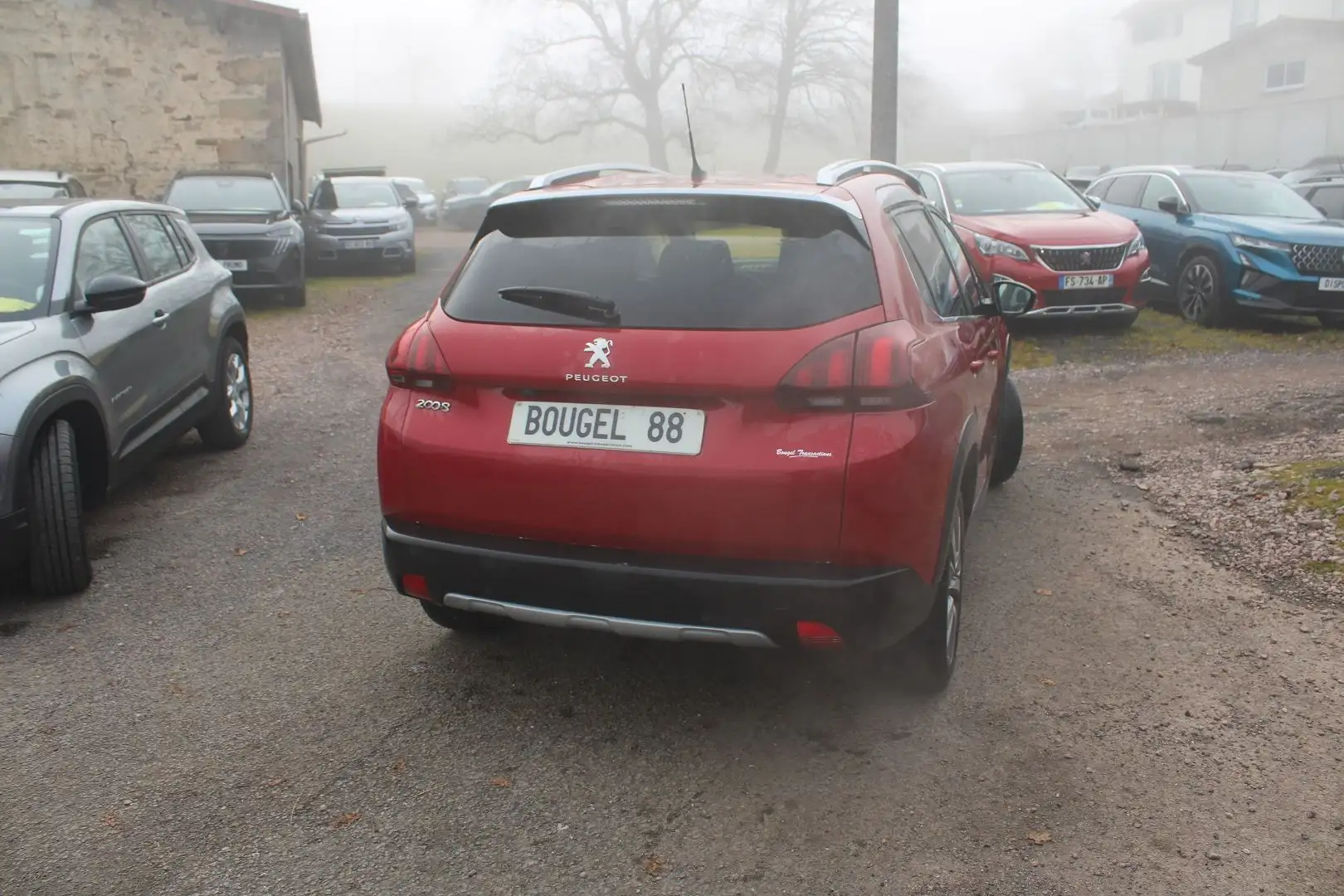 Peugeot 2008 1L5 BLUEHDI 120 CV ALLURE EAT6 BOITE AUTO CAMÉRA GPS USB LEDS RÉGULATEUR MI CUIR Rot - 2